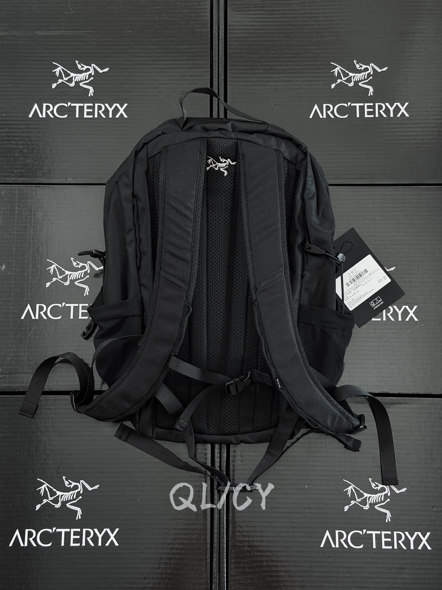 k 22 Arcteryx Mantis 16L Lightweight Same Style （ ） New Arrival 16 ！！！ ，YKK ， ， ！ ！ ！ 。 ！ ！ ：Black ：45*26*21.7